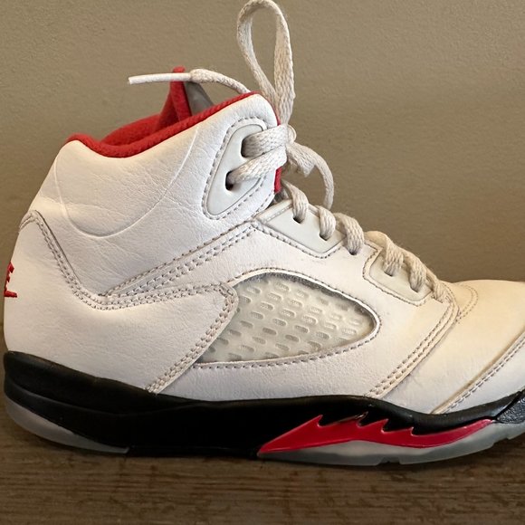 Jordan 5 Retro Fire Red Silver Tongue (2020) (PS) 2.5Y - Picture 3 of 8